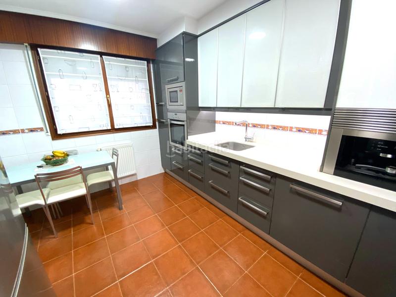 Foto c00beff3-8d22-4f75-b1d3-22f2a57e1e9c. Casa a schiera con camino riscaldamento parcheggio in Castro - Urdiales