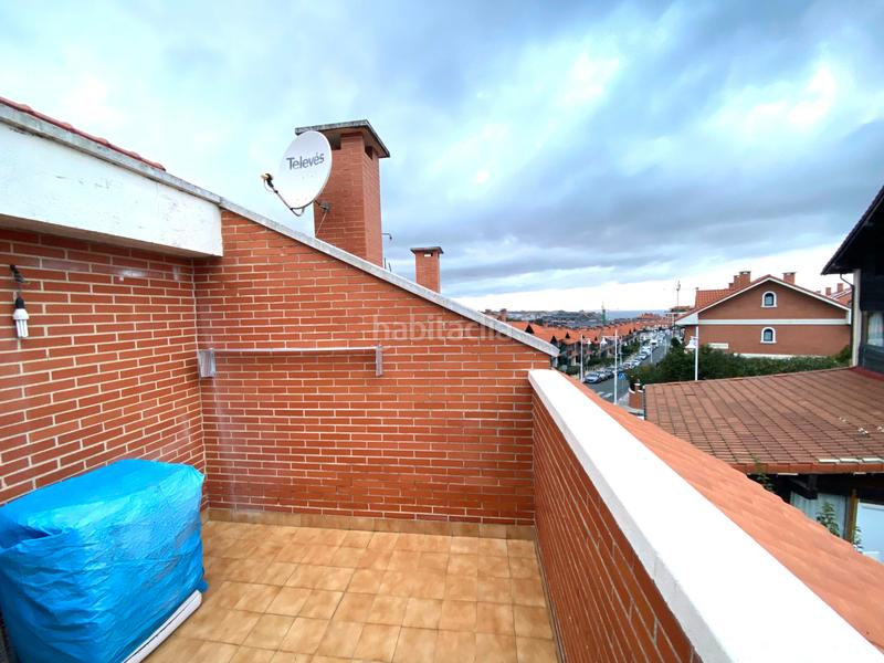 Foto 2e76a5bd-0222-42e4-ac44-76e2fdd26f12. Semi detached house with fireplace heating parking in Castro - Urdiales