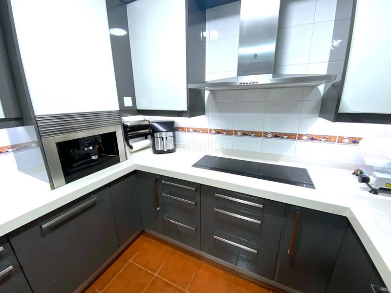 Foto 37a70207-d4e6-47a7-bffc-7ca7c6d5e211. Semi detached house with fireplace heating parking in Castro - Urdiales