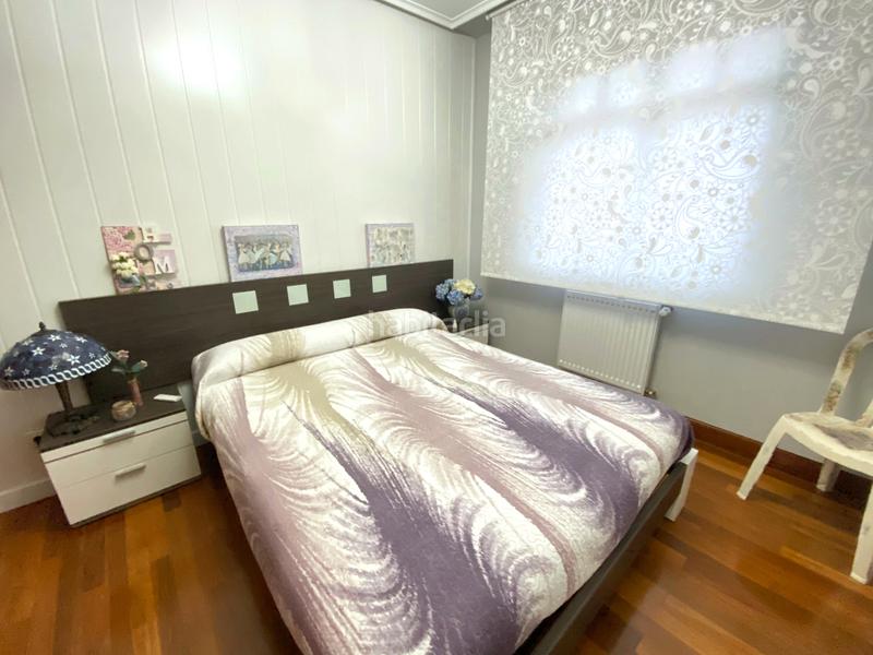 Foto 445ef5a4-b23c-41df-8485-ede31c26b9ff. Semi detached house with fireplace heating parking in Castro - Urdiales