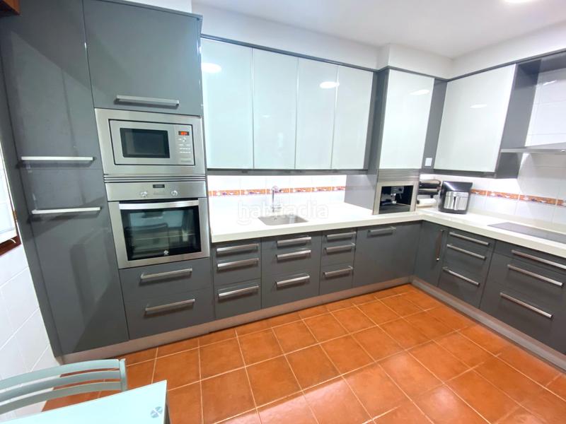 Foto 51d3ecd3-c92f-4dad-833a-1b8d85d4218f. Semi detached house with fireplace heating parking in Castro - Urdiales