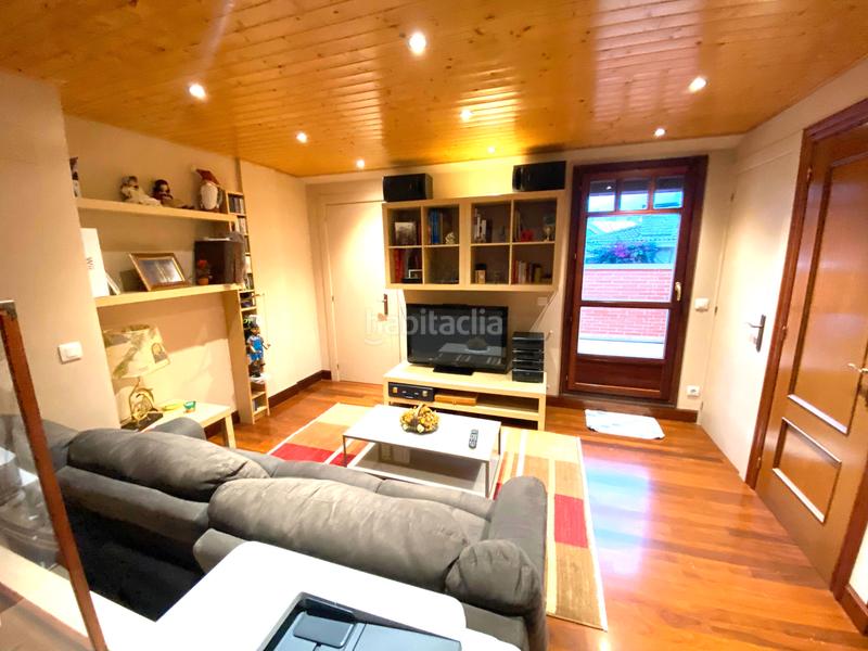 Foto 5d710db1-bb06-4094-b013-4633f4a72c70. Semi detached house with fireplace heating parking in Castro - Urdiales