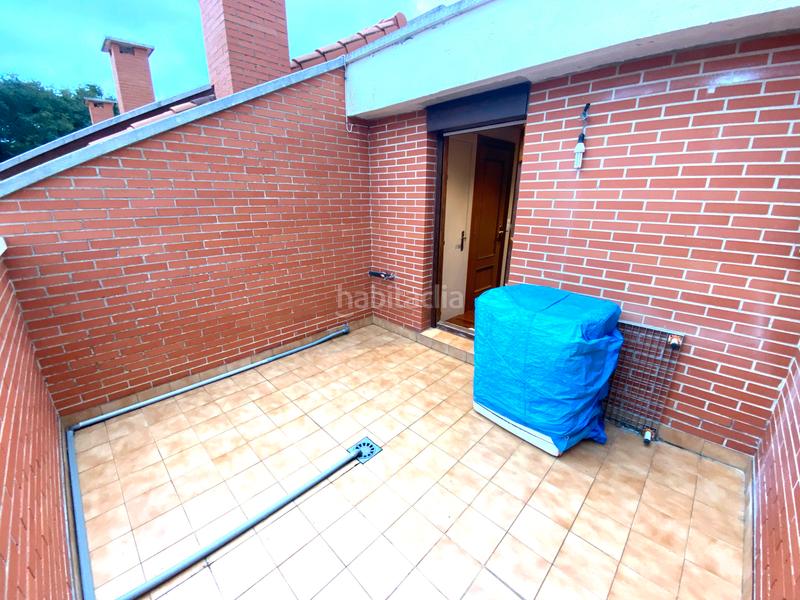 Foto 7b9b24da-13c8-43f4-a0c9-e900c50779d0. Semi detached house with fireplace heating parking in Castro - Urdiales