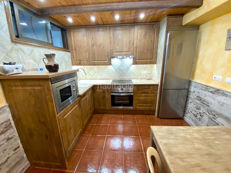 Foto 7d891018-53c3-4f24-9eae-856273decc15. Semi detached house with fireplace heating parking in Castro - Urdiales