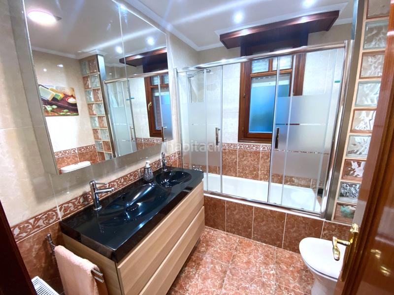 Foto 9b1fcb72-f688-43c8-ace1-a864df1a7785. Semi detached house with fireplace heating parking in Castro - Urdiales