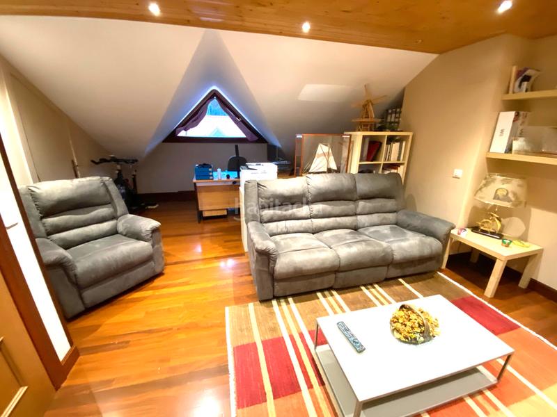 Foto a37b6c75-0fa3-460e-a6b1-4b8ac31ff759. Semi detached house with fireplace heating parking in Castro - Urdiales