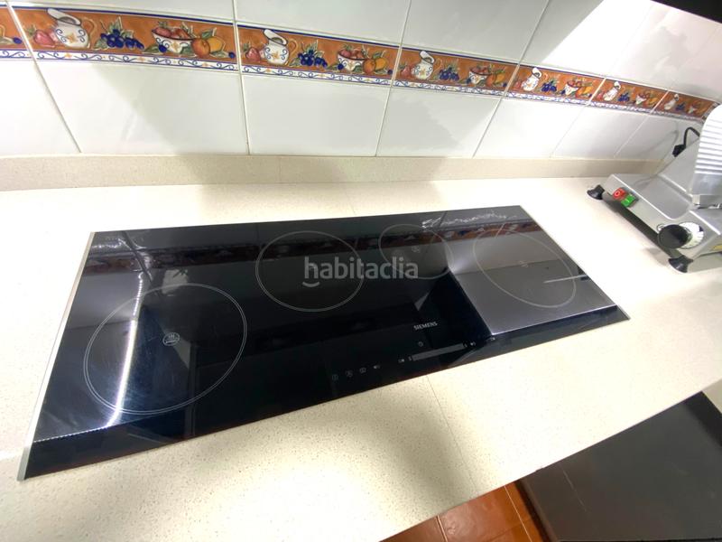 Foto c9c364e9-8861-44fe-b72b-febdf1945130. Semi detached house with fireplace heating parking in Castro - Urdiales