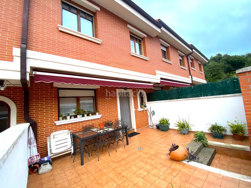 Foto d41cb335-7fbb-4202-9ce4-d6b049a2211c. Semi detached house with fireplace heating parking in Castro - Urdiales