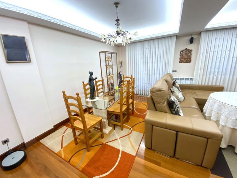 Foto db14f6d6-248e-45fa-8f88-5eeee5c5a817. Semi detached house with fireplace heating parking in Castro - Urdiales