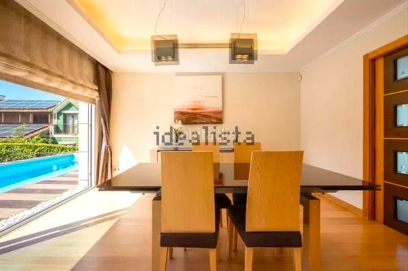 Foto 35c2c582-ced3-4f8e-a5b5-995f22688b28. Chalet with fireplace heating parking pool in Cotolino Castro - Urdiales