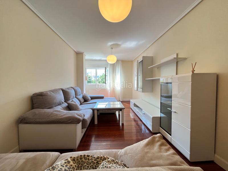 Foto b145b08d-f8f9-44f1-8e5c-2e2ffc0299c2. Pis amb aparcament a Playa Ostende Castro - Urdiales