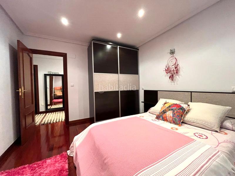 Foto c4fd30dd-b943-4b54-bb60-f3df2d295855. Casa adossada amb calefacció a Samano Castro - Urdiales