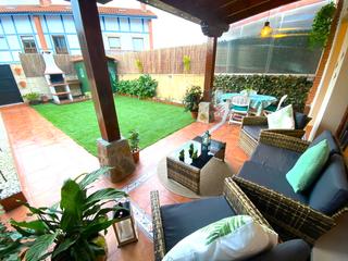 Chalet in Barrio de santullán 46. Casa / chalet adosado en venta en ca-250 1, castro-urdiales