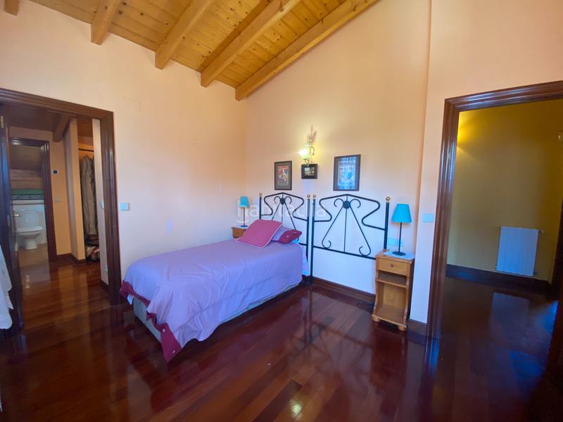 Foto bd48f259-825d-4852-8ab5-b6090dff18a1. Casa a ca-520 3 a Samano Castro - Urdiales