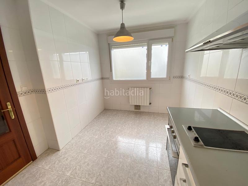 Foto 3d5a6f8a-eb14-4c3d-8762-f71658a2f033. Reihenhaus in calle del alto de la cruz 1 in Cotolino Castro - Urdiales