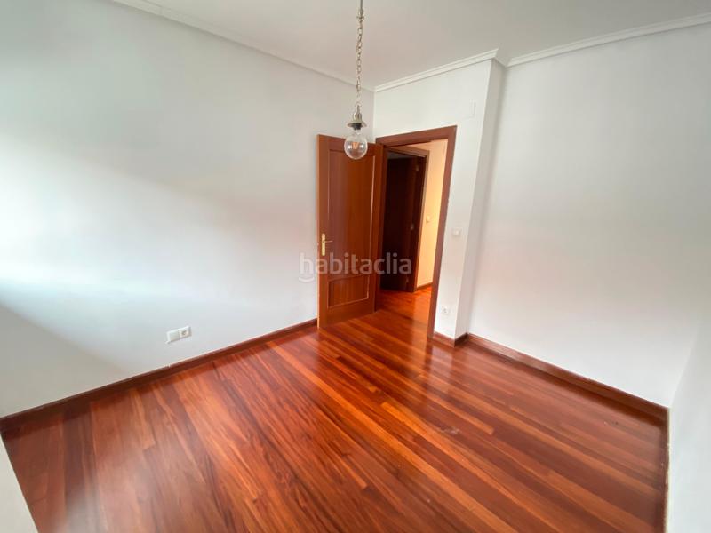 Foto eecbd39f-f4a4-4dcf-875b-381cfbe2f703. Reihenhaus in calle del alto de la cruz 1 in Cotolino Castro - Urdiales