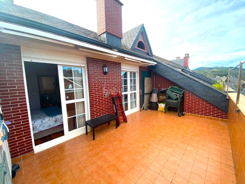 Foto db8b9bbd-f9a6-43a0-9085-478f3687667e. Duplex con riscaldamento parcheggio in Cotolino Castro - Urdiales