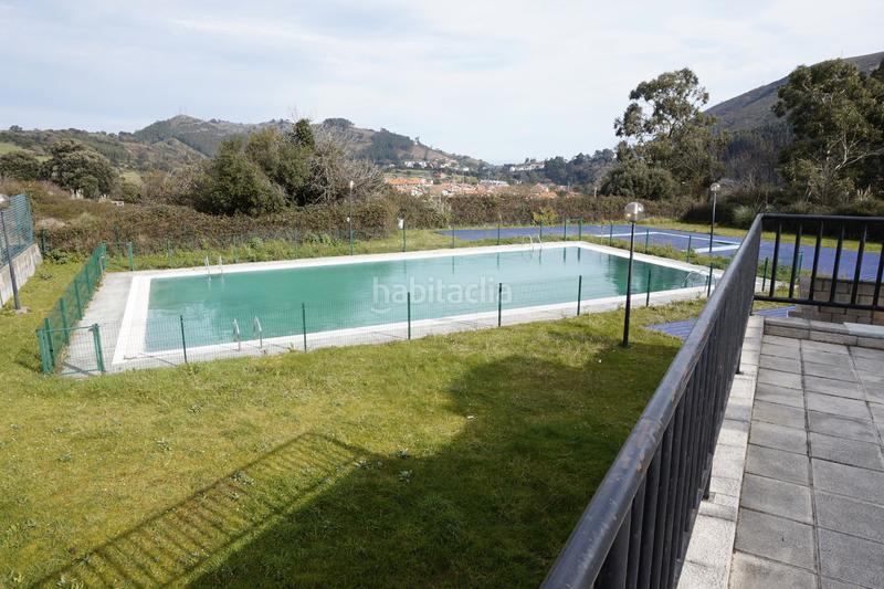 Foto 69f3e5b5-1288-403e-a7ee-3ab87e23cbee. Casa adossada a barrio de santullán 26b a Mioño-Santullán Castro - Urdiales