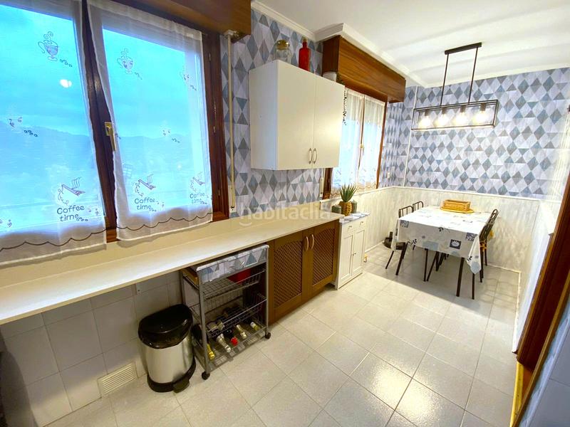 Foto e6760c0c-bfa7-40b3-ac93-55bc611f238c. Casa adossada a barrio de santullán 26b a Mioño-Santullán Castro - Urdiales