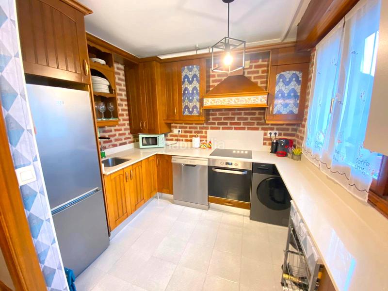 Foto ecb75570-17e7-4773-8ada-ddc63e4ef419. Casa adossada a barrio de santullán 26b a Mioño-Santullán Castro - Urdiales