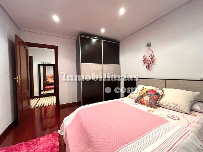 Foto 1d1b7226-5a8a-4498-bd6d-30175f6c7361. Casa a schiera con piscina in Samano Castro - Urdiales