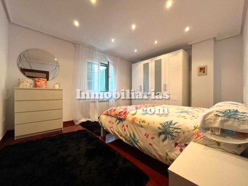 Foto 94e5d662-cd9b-40fa-9d00-78f7d956a689. Casa a schiera con piscina in Samano Castro - Urdiales