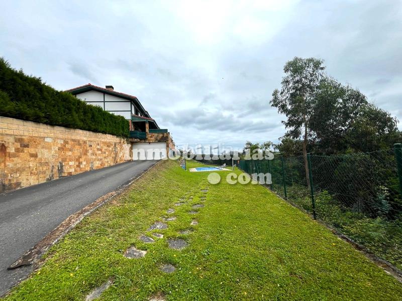 Foto ca0d93d3-b7eb-46c9-ac72-377aa5658e37. Casa a schiera con piscina in Samano Castro - Urdiales