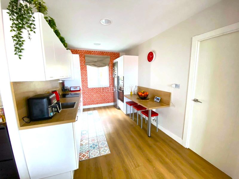 Foto e25657ff-050b-438c-af26-de3e959c8f13. Pis amb calefacció a Cotolino Castro - Urdiales