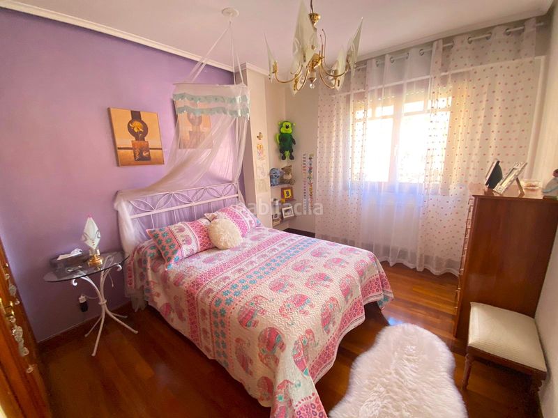 Foto 4f1e674f-c611-4f92-980e-86803c2d2123. Casa adossada amb calefacció aparcament a Brazomar Castro - Urdiales