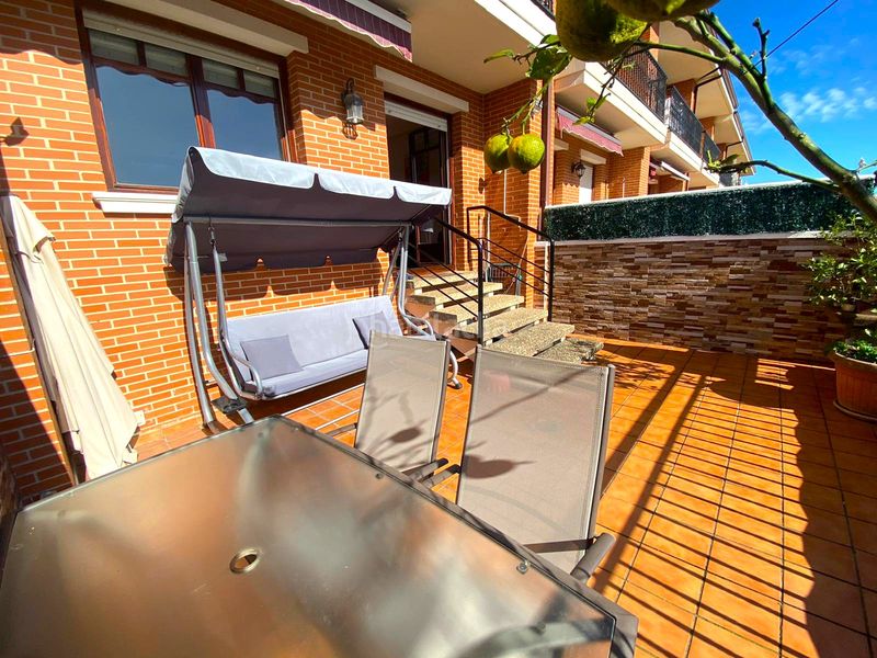 Foto dbe244f9-ee3d-48ba-bf31-2665b12c7e68. Casa adossada amb calefacció aparcament a Brazomar Castro - Urdiales
