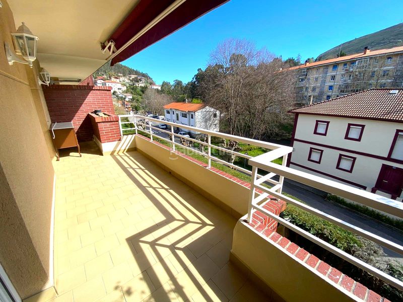 Foto 12fd6f2e-be09-4e81-b7b8-f8689a0fbb27. Dreistöckige wohnung mit heizung pool in Mioño-Santullán Castro - Urdiales