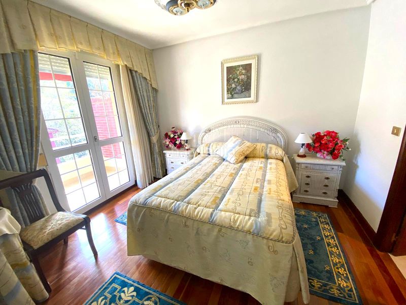 Foto 6f88c075-2101-4a78-b7d9-a150d8a3fe8e. Dreistöckige wohnung mit heizung pool in Mioño-Santullán Castro - Urdiales