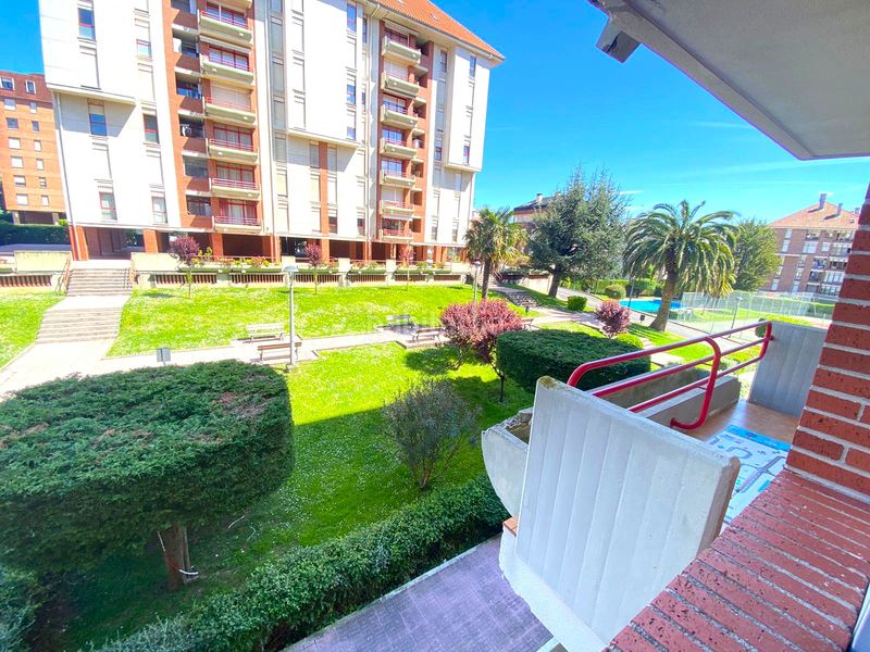 Foto 0c100671-dc8f-4ab0-b2fe-4fdfe87f818e. Pis amb calefacció aparcament piscina a Brazomar Castro - Urdiales