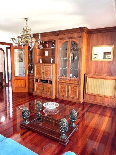 Foto 1920c41c-eb6e-42b5-8b92-9b317dac6f2a. Pis amb calefacció aparcament piscina a Centro Castro - Urdiales