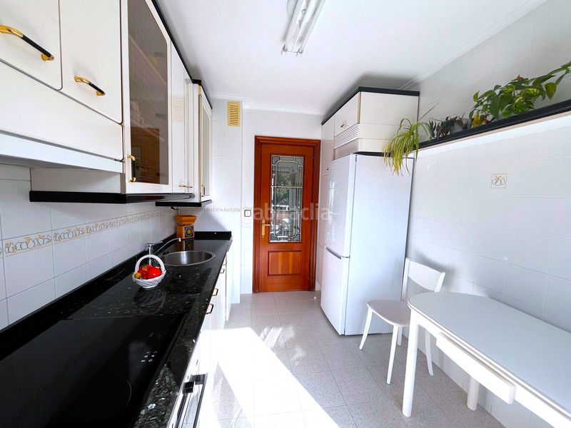 Foto 63696c8a-8fc8-4b87-9579-2ea88644ca53. Pis amb calefacció aparcament piscina a Centro Castro - Urdiales