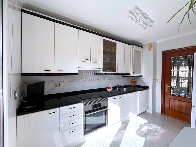 Foto 8436069a-15c5-4fd7-95bb-f90104937e94. Pis amb calefacció aparcament piscina a Centro Castro - Urdiales