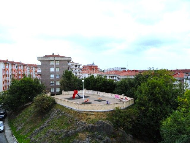 Foto fe1c7a7d-c718-4171-9a0c-9915a1784582. Pis amb calefacció aparcament piscina a Centro Castro - Urdiales