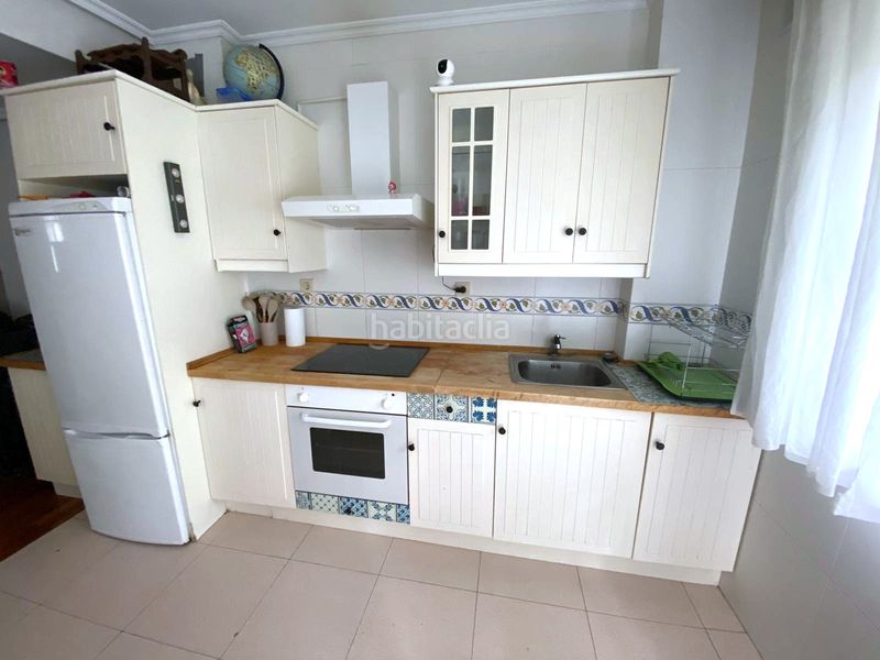 Foto af6bbef1-5563-4189-9adc-9e6d8ef2893a. Pis amb calefacció aparcament a Mioño-Santullán Castro - Urdiales