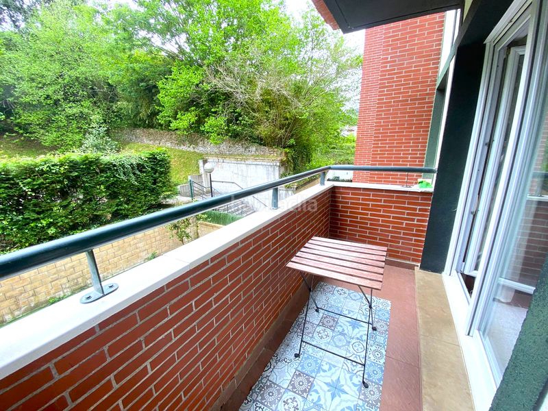 Foto b49e73bb-4414-40fe-9c21-c0c2c3a21485. Pis amb calefacció aparcament a Mioño-Santullán Castro - Urdiales