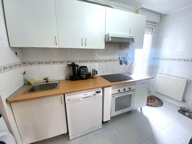 Foto 13d5867e-3bd0-439d-bc20-fd070e1c2fe0. Àtic a calle los templarios 10 a Playa Ostende Castro - Urdiales