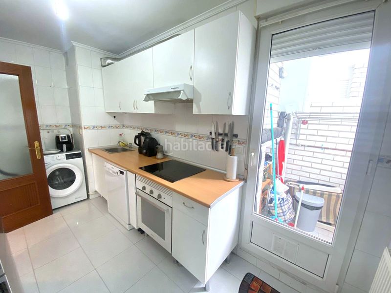 Foto 779fc398-6ca1-41a3-b7de-7592710a8c2b. Àtic a calle los templarios 10 a Playa Ostende Castro - Urdiales