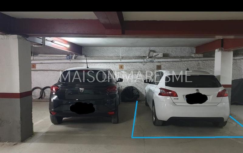 Foto f7cd2af4-89bb-4047-8930-b0d1d91e4618. Parking coche en Canet de Mar