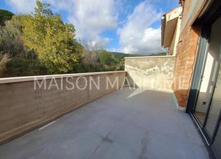 Casa adossada a Canet de Mar. Casa de obra nueva en venta
