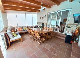 Casa a Canet de Mar. Encantadora casa con piscina en venta