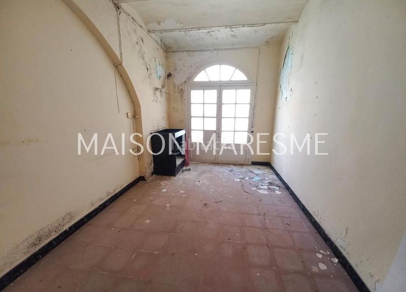 Foto 21cc3726-2b49-4e43-aaaa-2b97b98d975c. Local comercial local en venta, en pleno centro en Canet de Mar