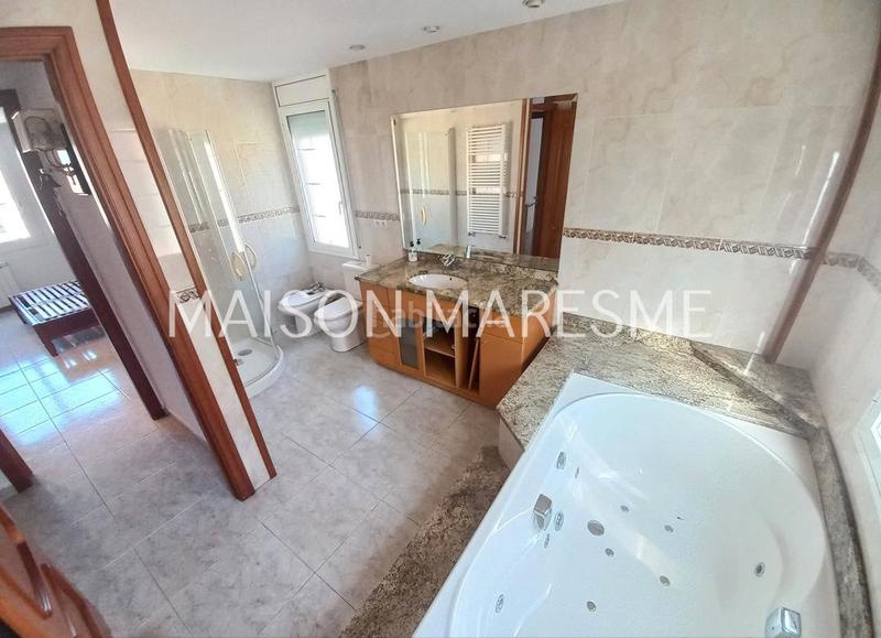 Foto 15326f43-39da-4fb7-9317-52a6e465a352. Rent house with fireplace heating parking pool in Canet de Mar