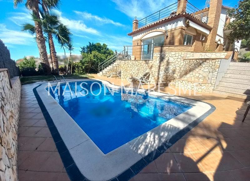 Foto 88a0d83d-5b22-43b5-9ec1-5f741ea2b68a. Rent house with fireplace heating parking pool in Canet de Mar