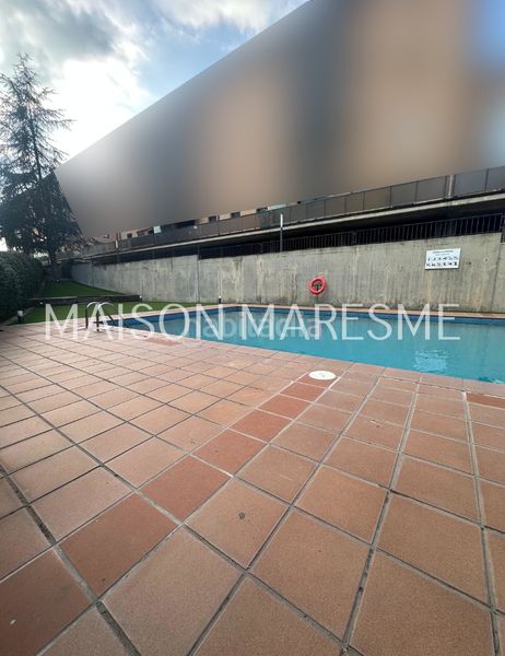 Foto 291dabe7-a2da-46d8-9327-c2d2e638789d. Pis amb calefacció aparcament piscina a Sant Cebrià de Vallalta