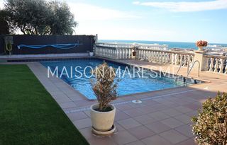 Casa en Canet de Mar. Fántastica casa con piscina y vistas al mar