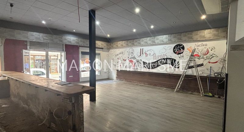 Foto 2c08e0cc-d4cd-406f-a008-8946989fb691. Local comercial a Canet de Mar
